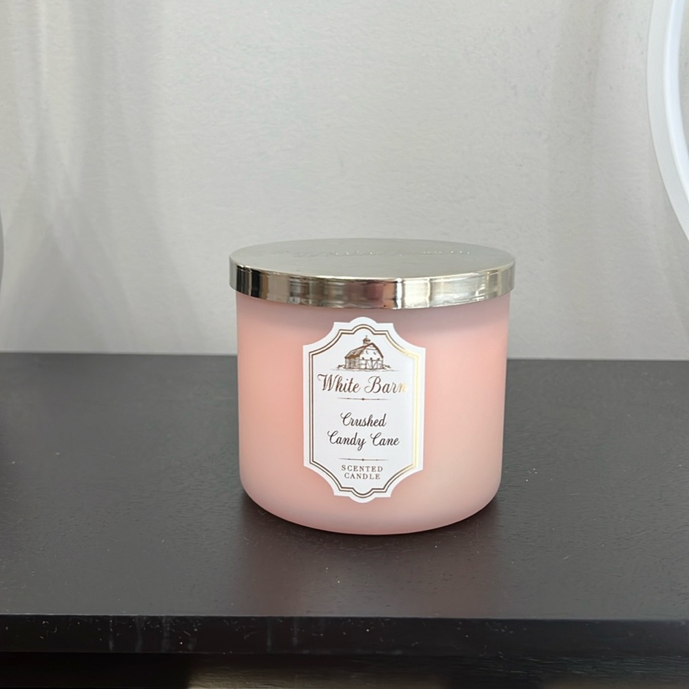 Bath and Body Works CRUSHED CANDY CANE 3 Wick Candle